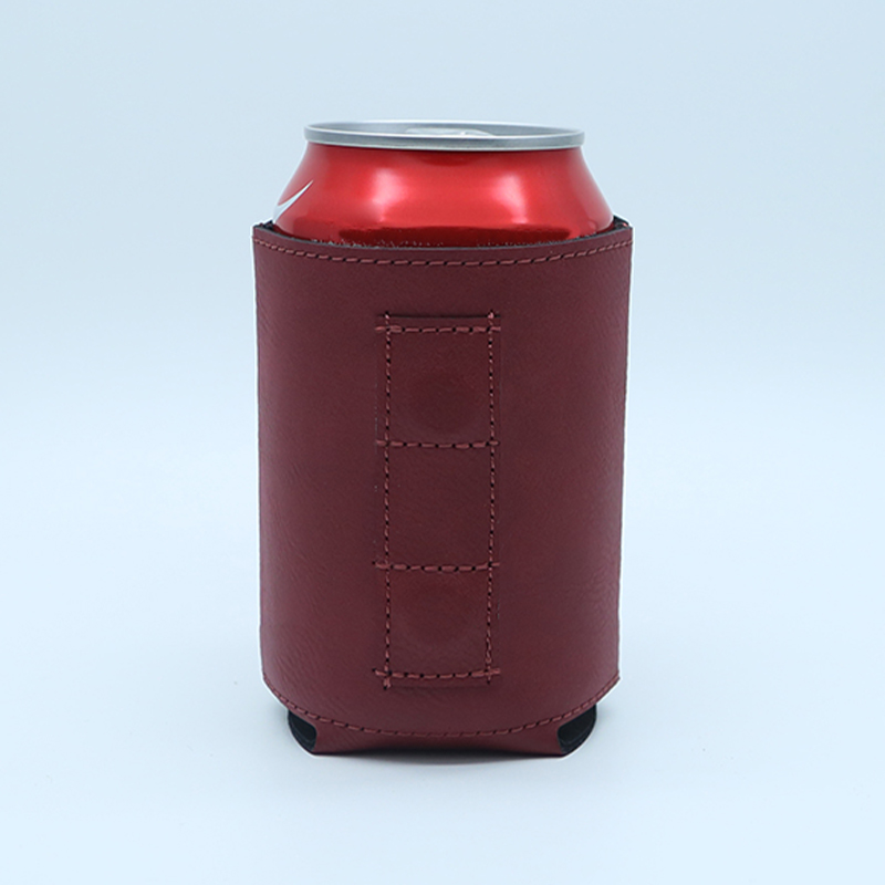 Porta-bebidas em couro sintético laserável com ímã Porta-bebidas em couro sintético laserável com ímã