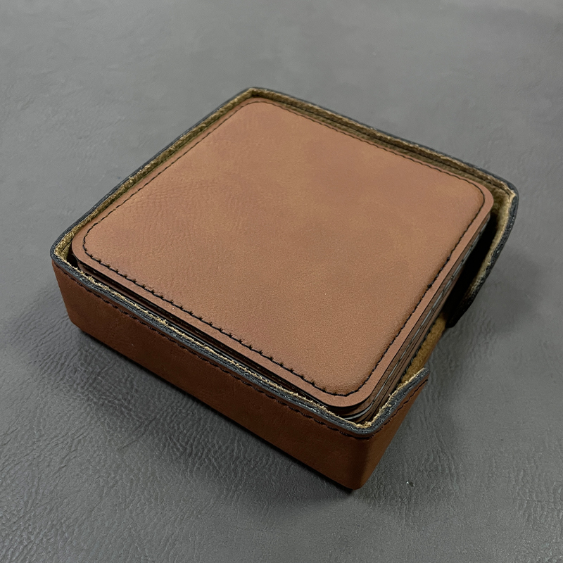 Conjunto de 6 porta-copos quadrados de couro sintético de 4' x 4' com suporte Conjunto de 6 porta-copos quadrados de couro sintético de 4' x 4' com suporte